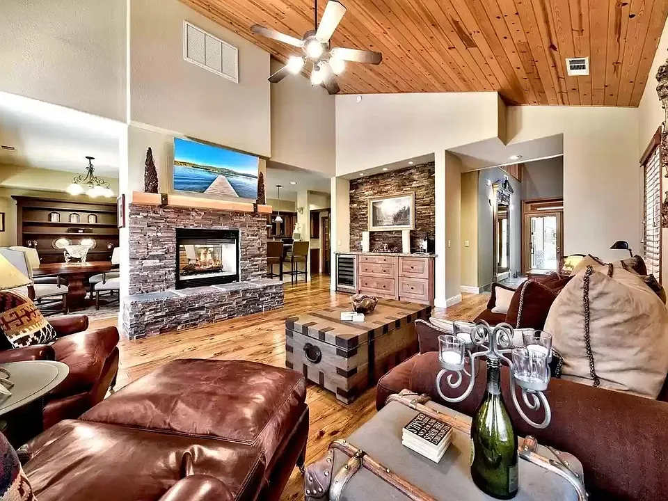 Spacious Living and Dining area, double sided fire place