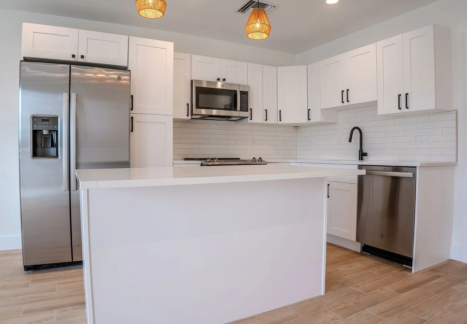 1 bed, 1.0 bath, 600 sqft, $2,100 — Photo 3
