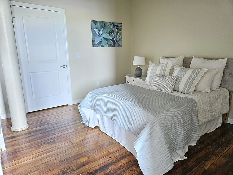 Riverbank Lofts — Photo 8