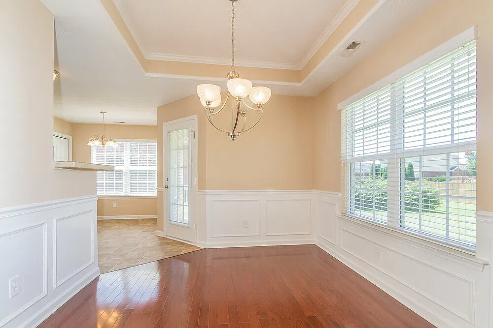 3 bed, 2.0 bath, 1862 sqft, $2,330 — Photo 4