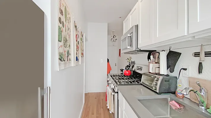 Rented by Compass | media 27