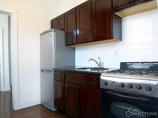 Rented by City Connections Realty | media 4