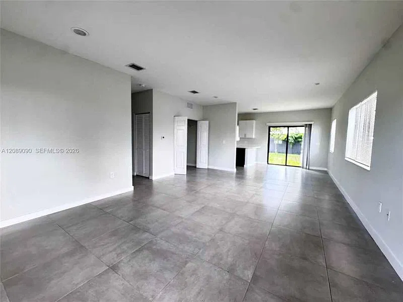 609 Nw 3rd Ter Dania Beach, Fl 33004 — Photo 2