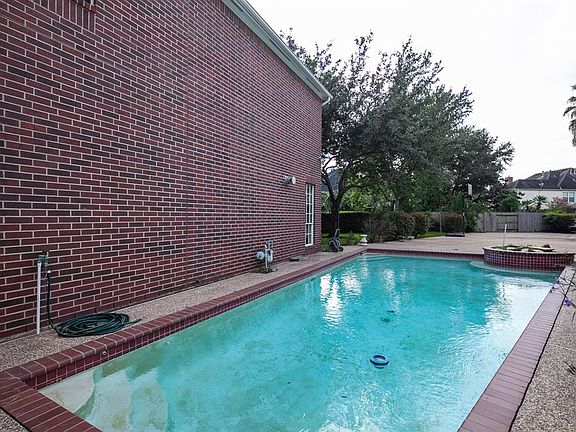 4th image of 1830 Sea Breeze Ct