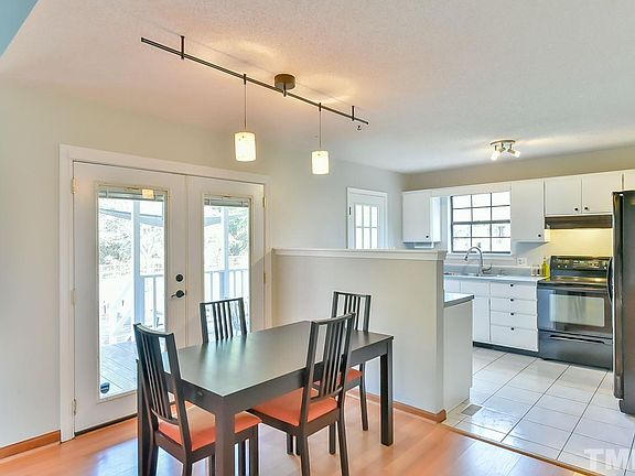 5th image of 2421 Sunnyfield Ct
