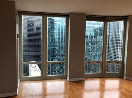 2nd image of 345 N Lasalle St #4504