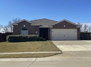 1000 Primrose Dr, Sanger, TX 76266
