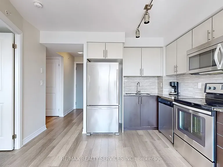 80 Esther Lorrie Dr #415 — Photo 14