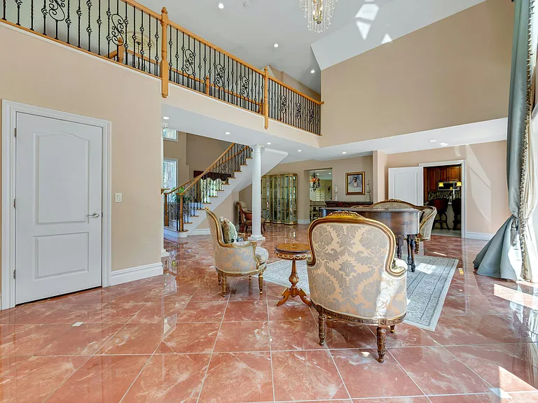 252 Mabel Pl — Photo 11