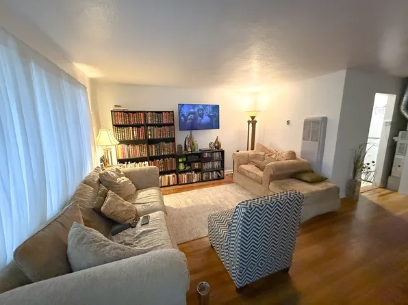 119 Plum Primary Bedroom Old Town Apartment Near CSU $850, 111 E Plum St #117/119, Fort Collins, CO 80524