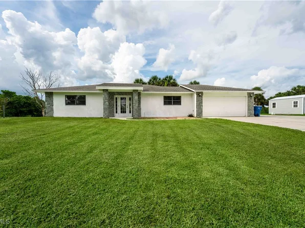 1037 Caloosahatchee Dr, Moore Haven, FL 33471