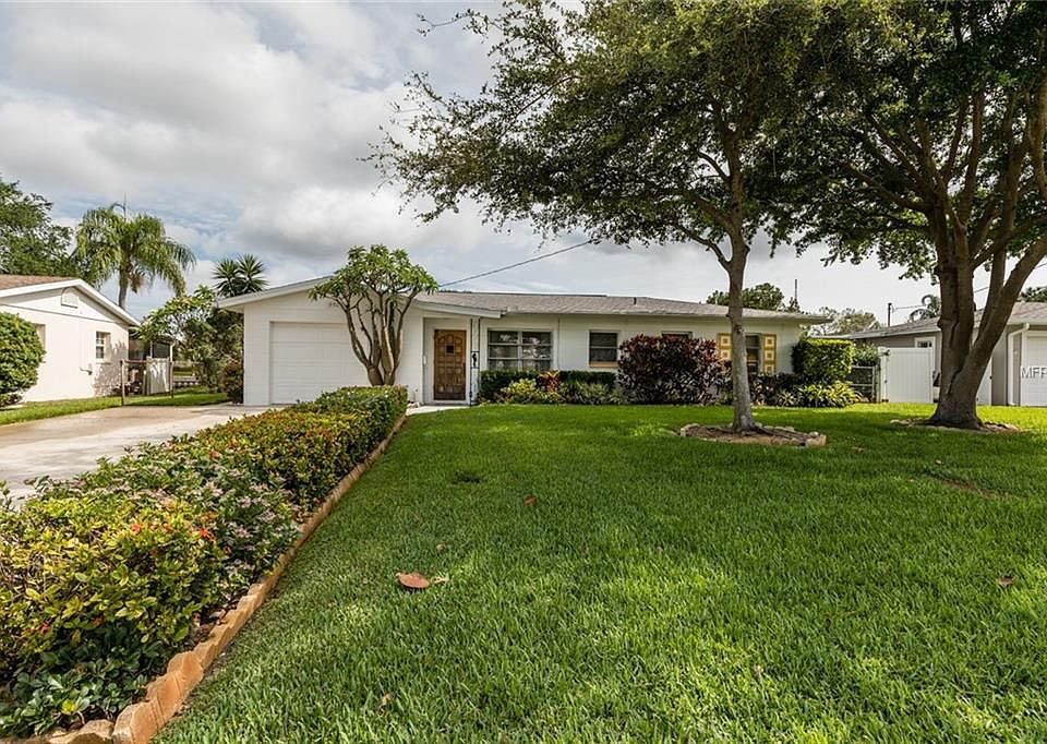 1st image of 9501 Sun Isle Dr NE