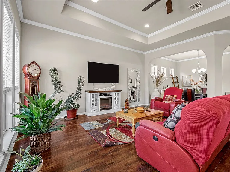 2527 Warkworth Ln — Photo 4