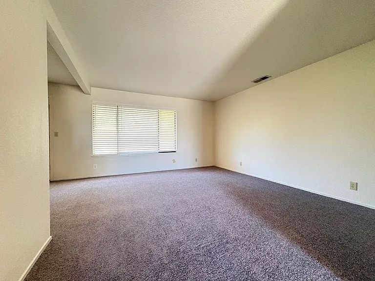 762 Corvey Cir — Photo 5