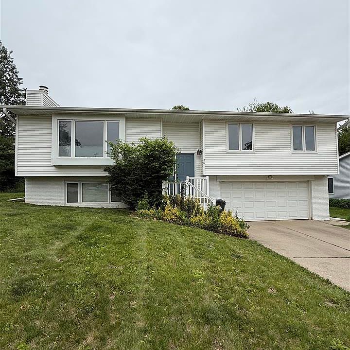1st image of 30 Denbigh Dr
