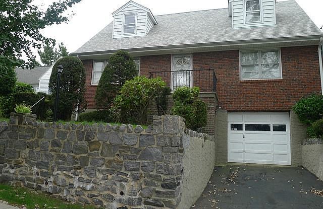 1st image of 130 Sweetfield Cir