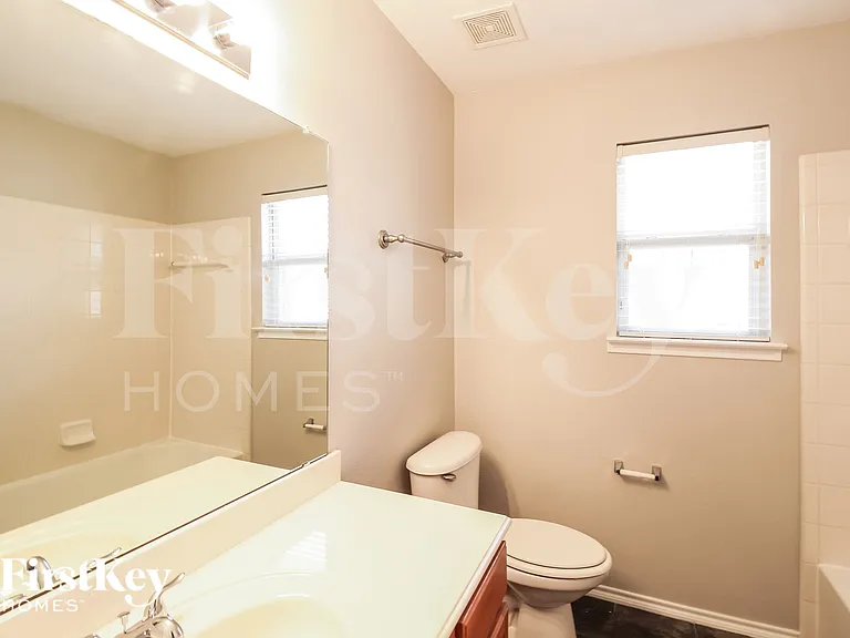 204 Pagoda Dr — Photo 13