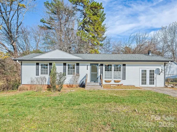 129 Willowbrook Rd, Hendersonville, NC 28792