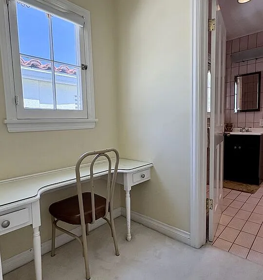 414 N Las Palmas Ave — Photo 26