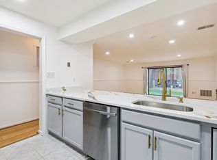 3745B Madison Ln, Falls Church, VA 22041