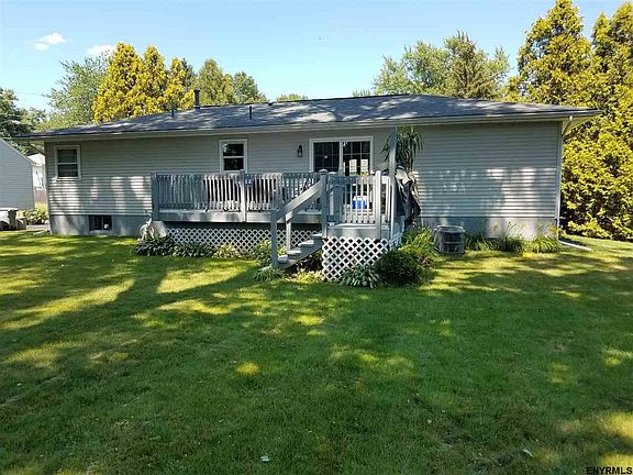 2nd image of 70 Oakwood Dr