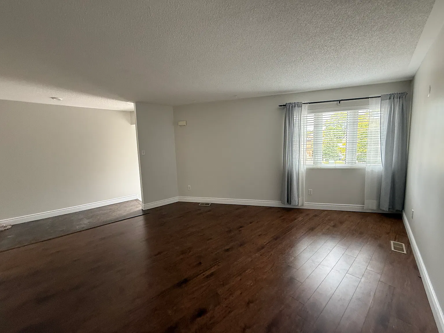 2 bed, 600 sqft, $2,280 — Photo 2