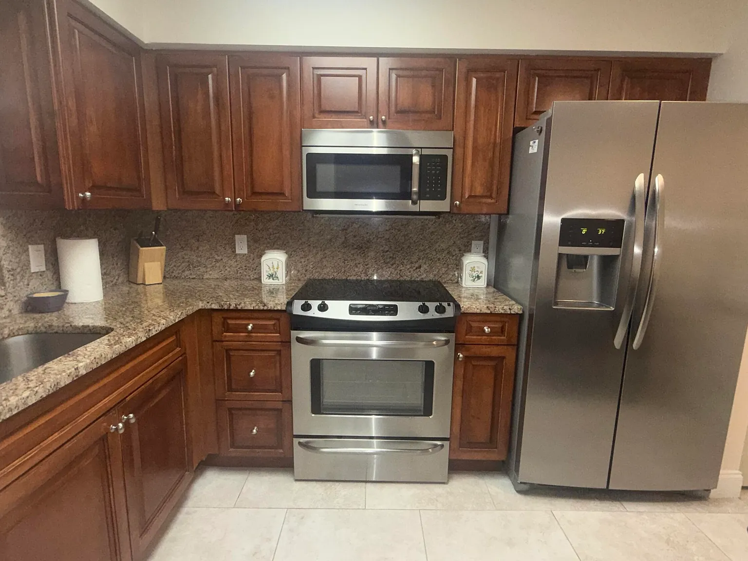 2 bed, 2.0 bath, 1150 sqft, $3,950 — Photo 2