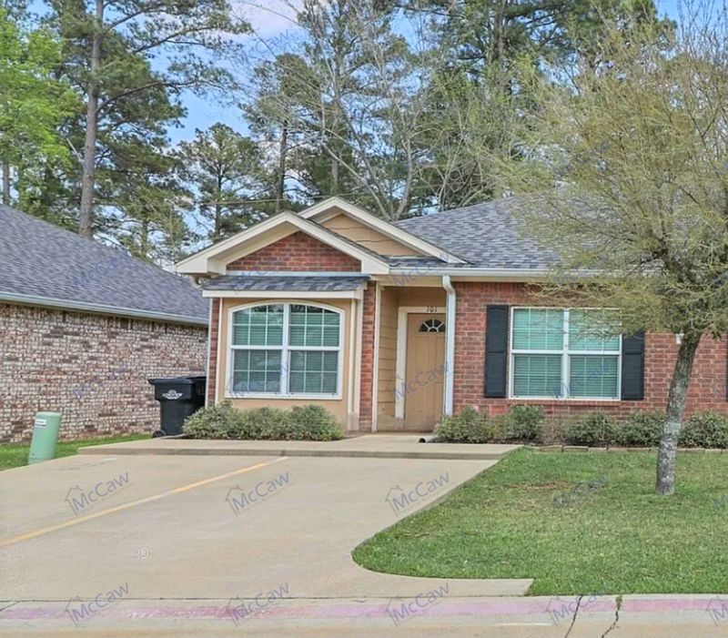 1st image of 1616 Stanley Dr Unit 101