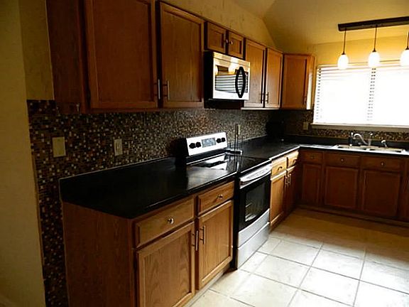 5th image of 1314 Petunia Dr