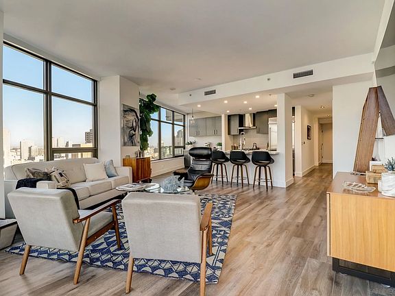 4th image of 700 W E St Unit 2704