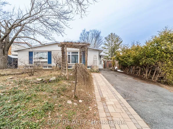 21 Southview Cres, Ottawa, ON K2E 5R4