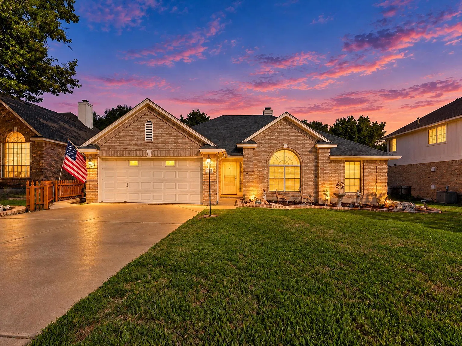 3 bed, 2.0 bath, 1712 sqft, $2,200 — Photo 1