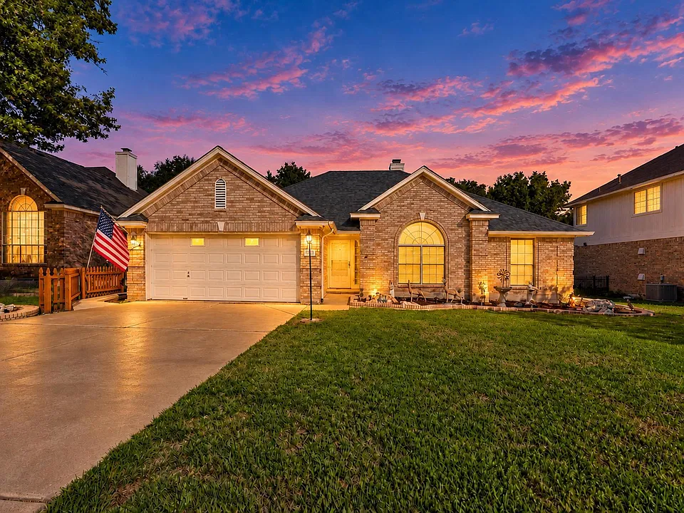 1113 Sugarberry Dr