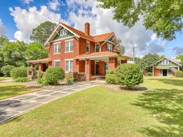 902 2nd St SE, Moultrie, GA 31768