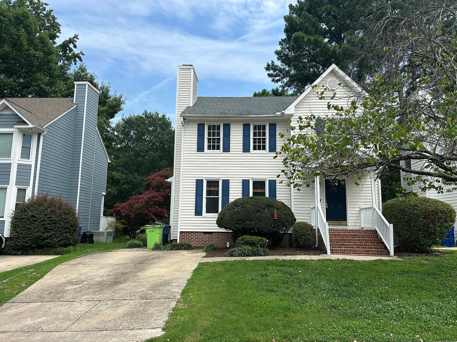 3 bed, 2.5 bath, 1674 sqft, $2,100 — Photo 2