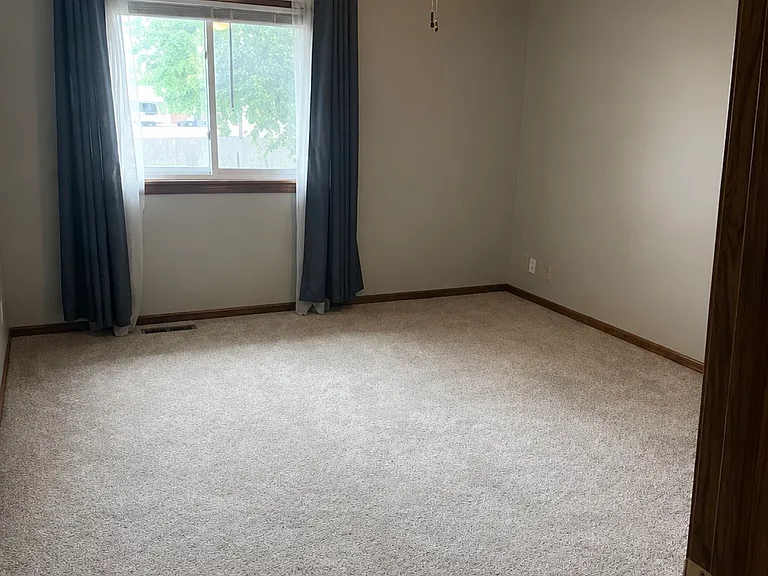 V Cir — Photo 8