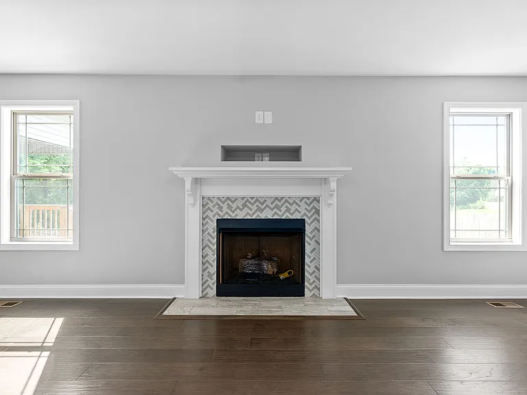 3482 Southwood Dr — Photo 7