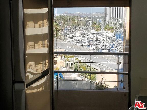 5th image of 4265 Marina City Dr