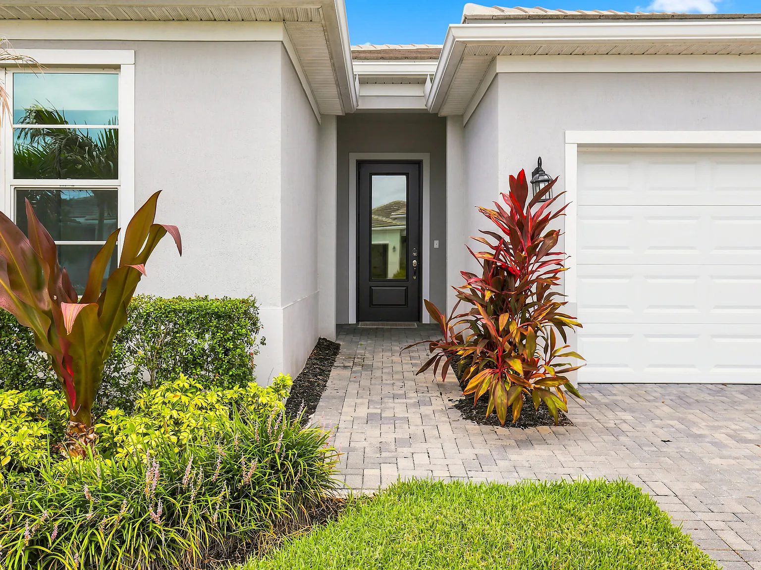 3 bed, 2.5 bath, 2134 sqft, $3,000 — Photo 4
