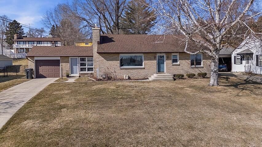 1st image of 337 Lake Dr
