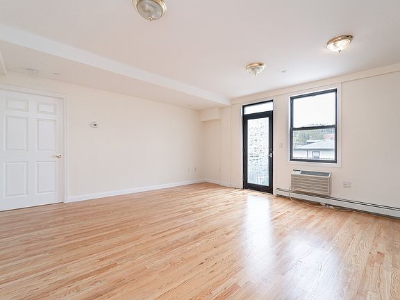 4th image of 14-31 Astoria Blvd #3T