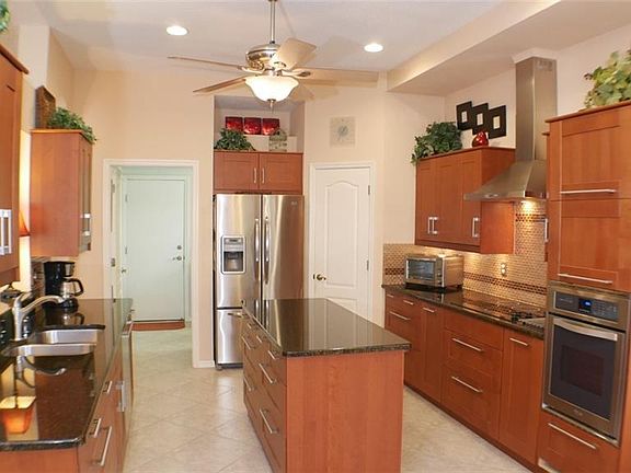 3rd image of 1121 Villeroy Dr