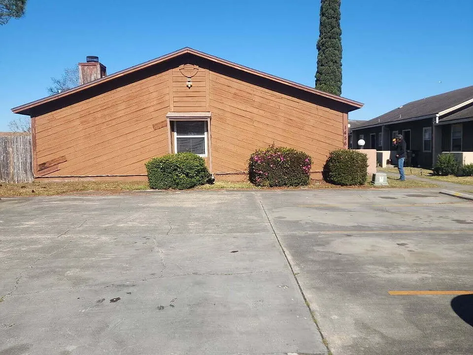 1456 Gifford Ave #D