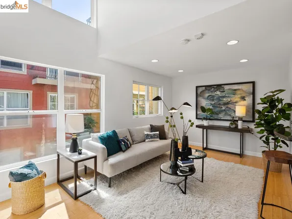 520 Henry St, Oakland, CA 94607