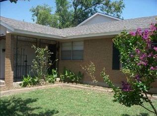 1005 NW 28th St, Moore, OK 73160