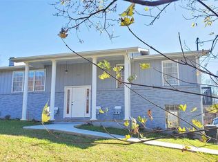 1112 Smokyview Dr, Sevierville, TN 37862