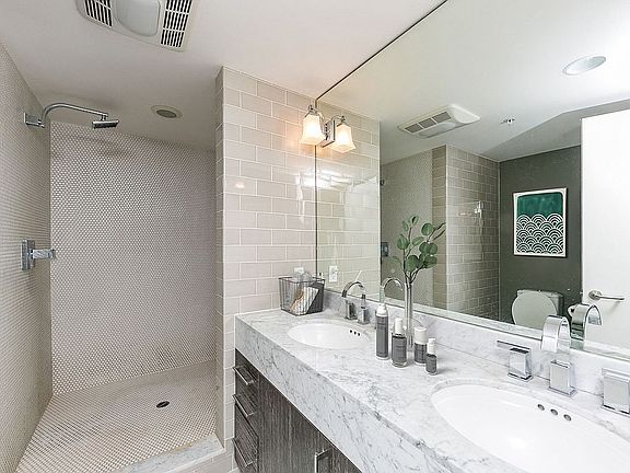 4th image of 2125 Bryant St APT 311