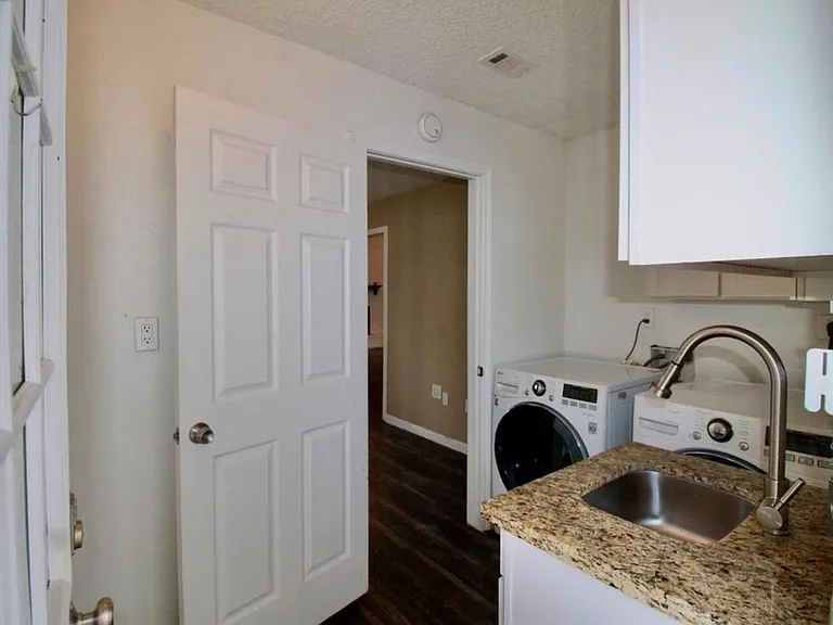 4701 Spring Ln — Photo 19