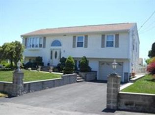 4 Tenley Ave, Dartmouth, MA 02747