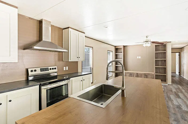 3 bed, 2.0 bath, 1216 sqft, $1,399 — Photo 3